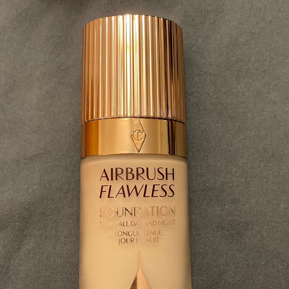 Charlotte Tilbury Airbrush Flawless Foundation Shade 4 Neutral